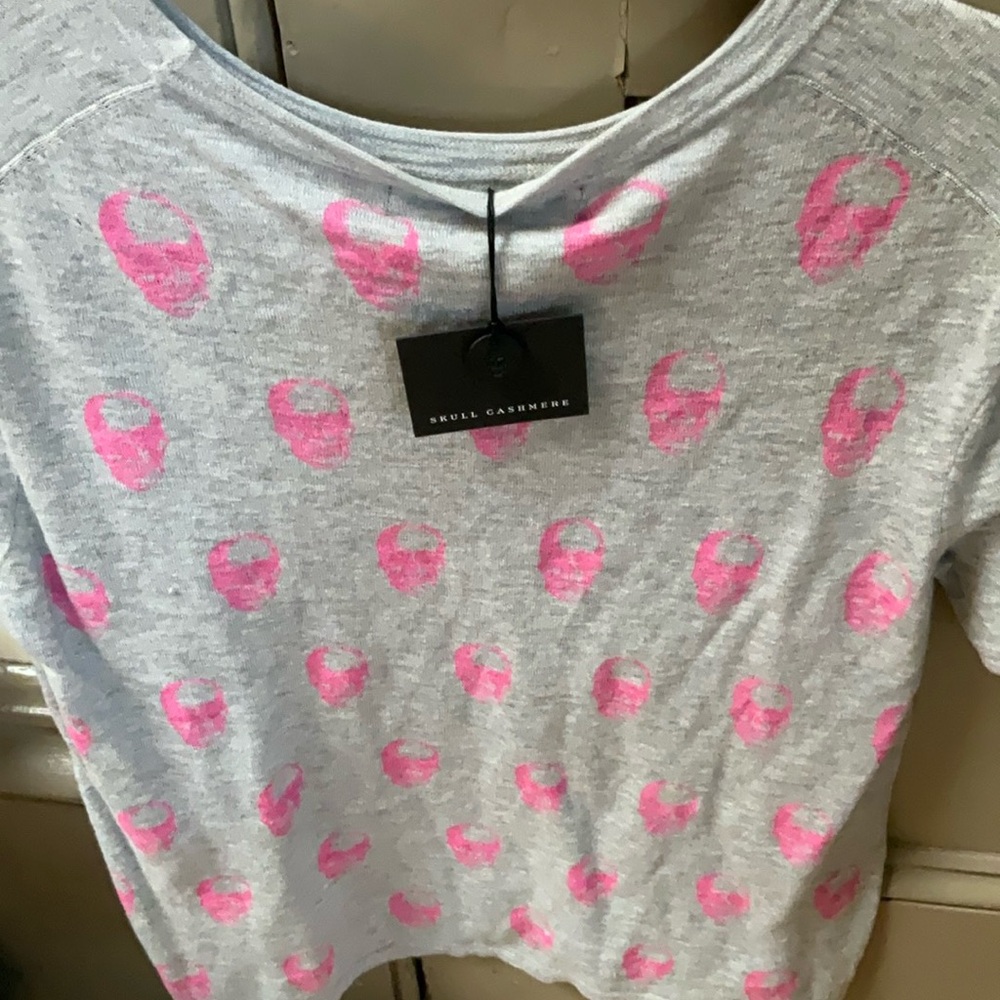 Skull Cashmere Gray Sweater with Pink Skulls